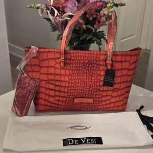 NWT De Vesi Tote De L'amoure Red Crocodile Bag W/ Pouch
